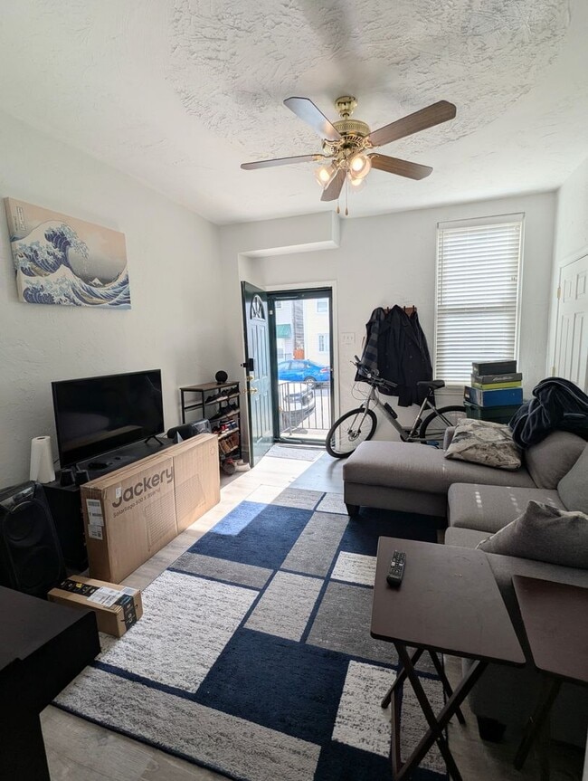 Building Photo - 118-120 S 25th St