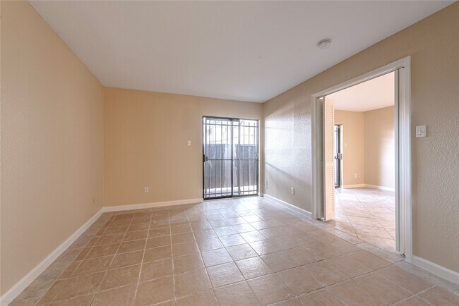 Building Photo - 3005 Walnut Bend Ln