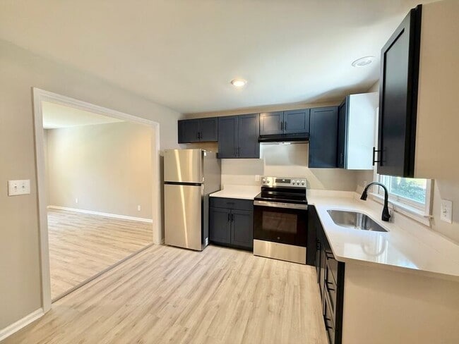 Building Photo - 102 Johnson St