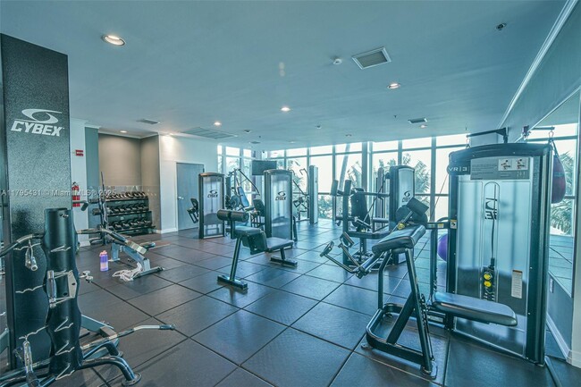 Building Photo - 1155 Brickell Bay Dr