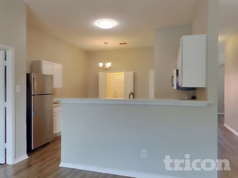 Building Photo - 2000 Natchez Dr