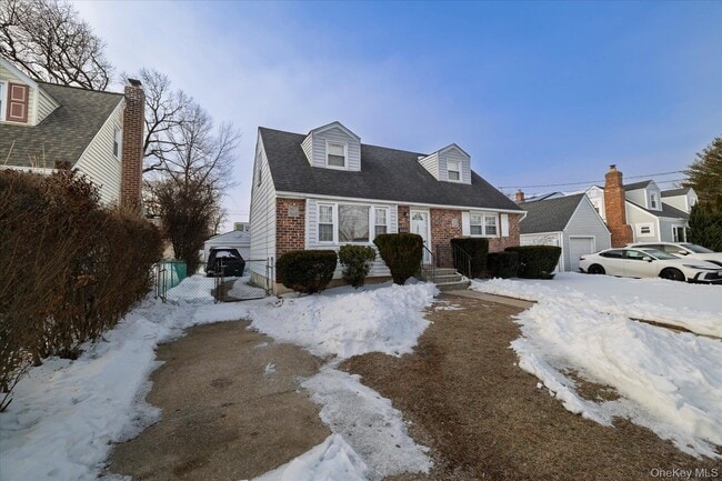 Building Photo - 580 Georgia St