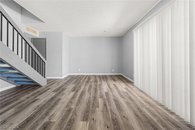 Building Photo - 6951 Wedgewood Way