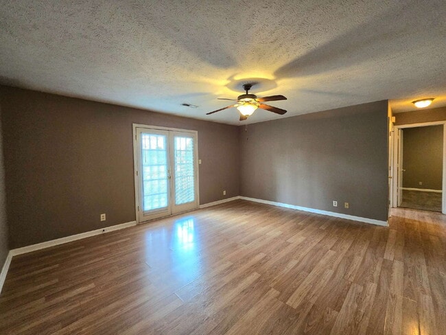 Building Photo - 277 Dunbar Cave Rd