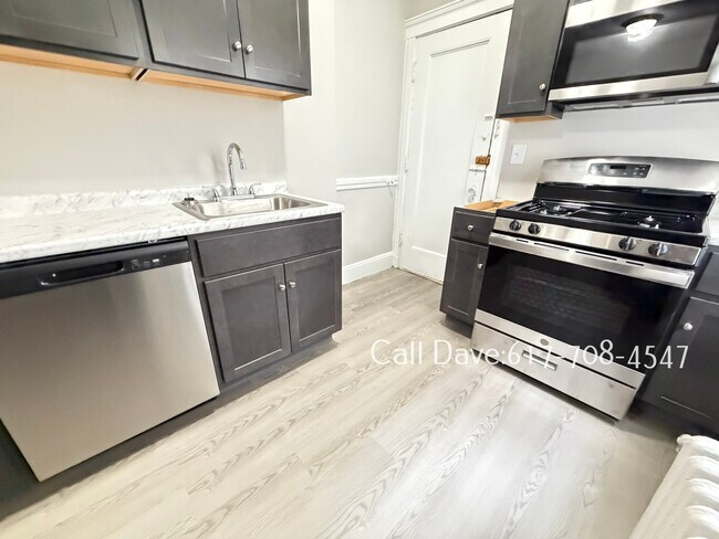 Building Photo - 47 Linden St