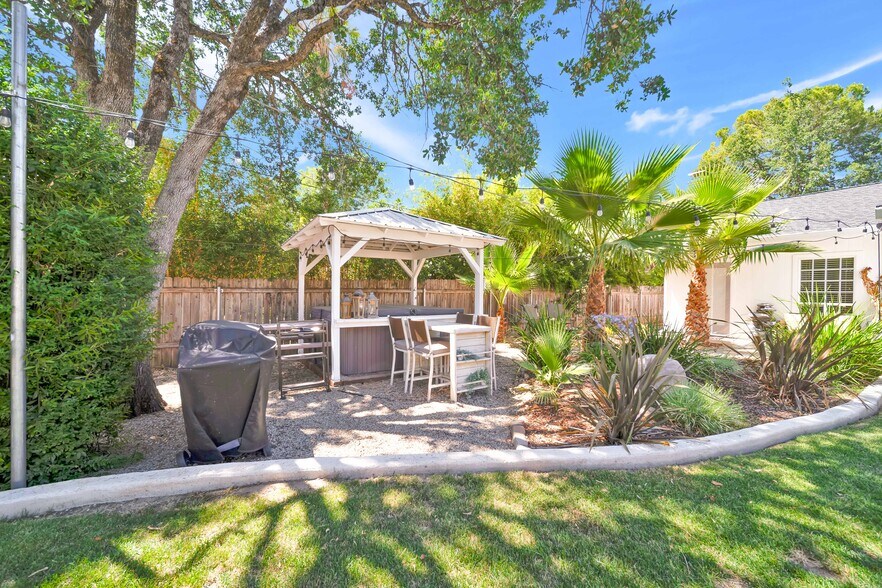 Covered hot tub - 3075 Forest Hills Dr