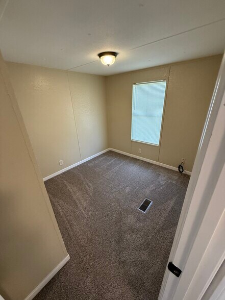 Building Photo - 111 Coffey Way