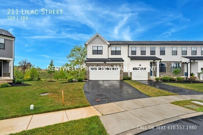 Building Photo - 211 Lilac St