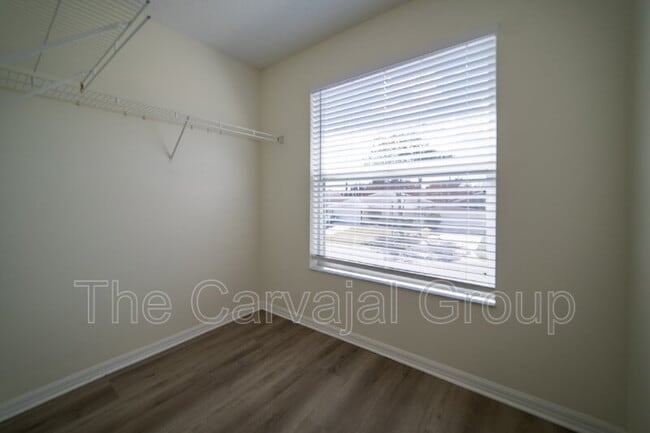 Building Photo - 1215 Kempton Chase Pkwy