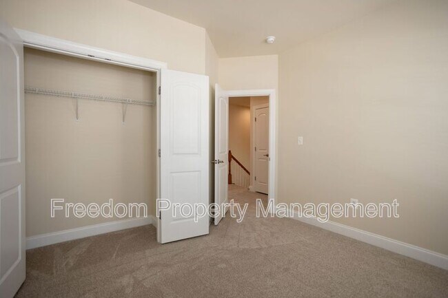 Building Photo - 16021 Pitner St