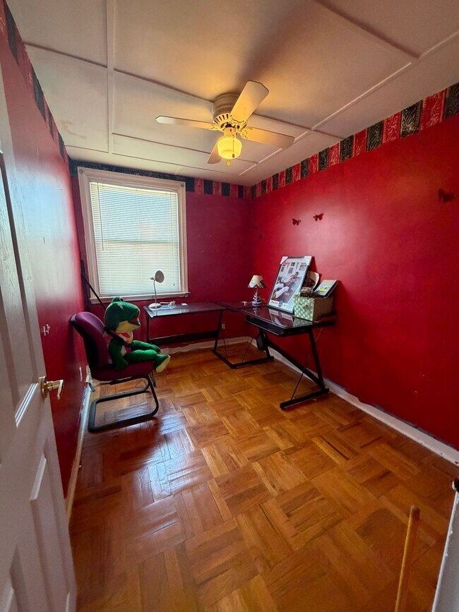Building Photo - Stunning 3-Bedroom Townhome in Wissinoming! Available NOW!