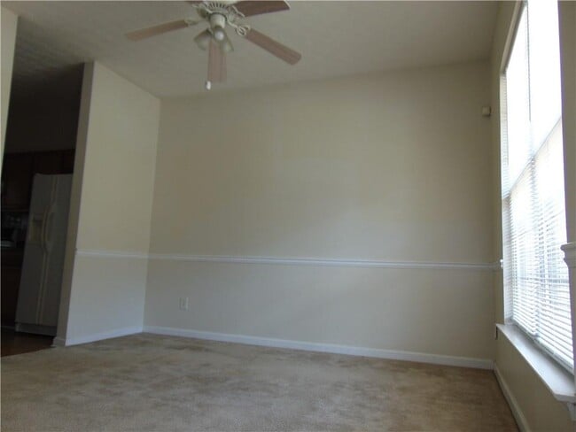 Building Photo - 523 Rockbridge Trail