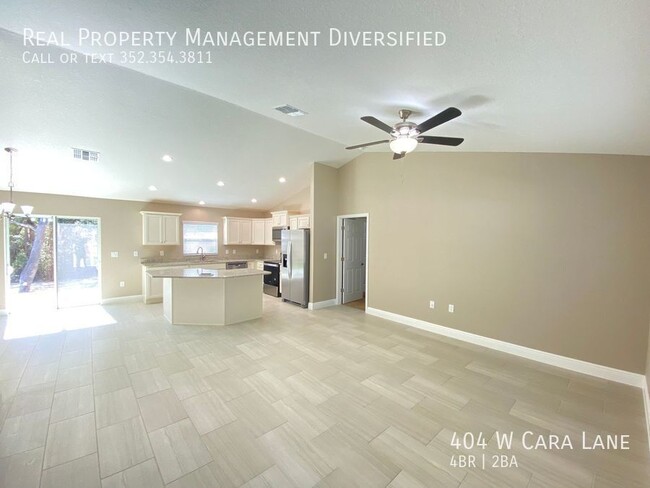 Building Photo - 404 W Cara Ln