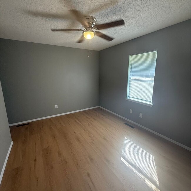 Building Photo - remodeled 3 bedroom 2 bathroom home