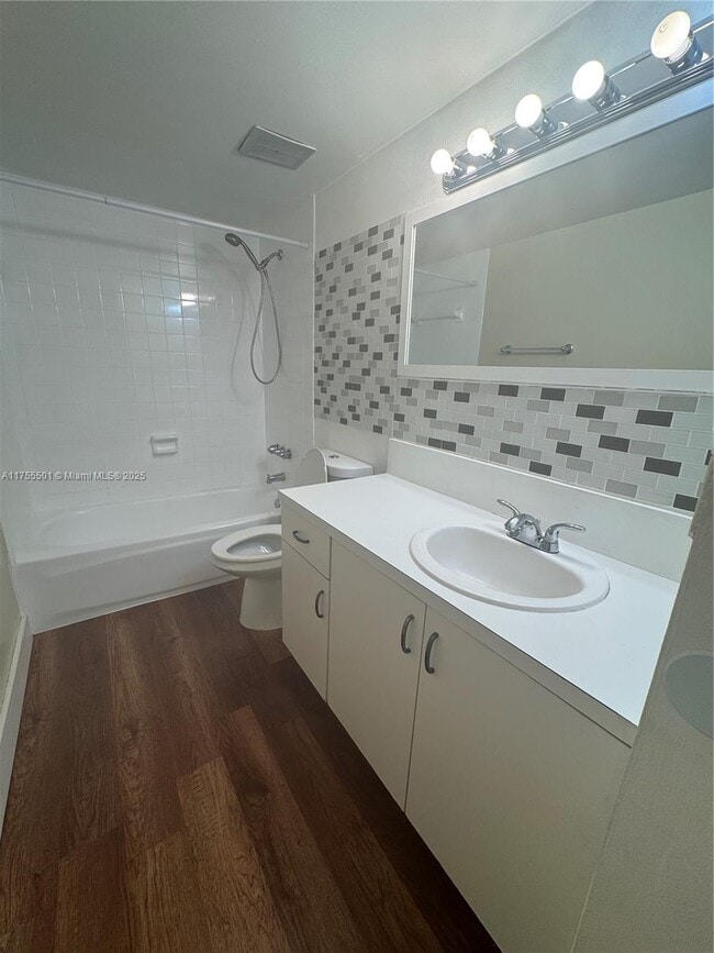 Building Photo - 8607 SW 137th Ave