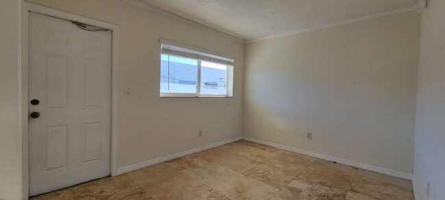 Building Photo - Perfect location in Fort Lauderdale Lovely...