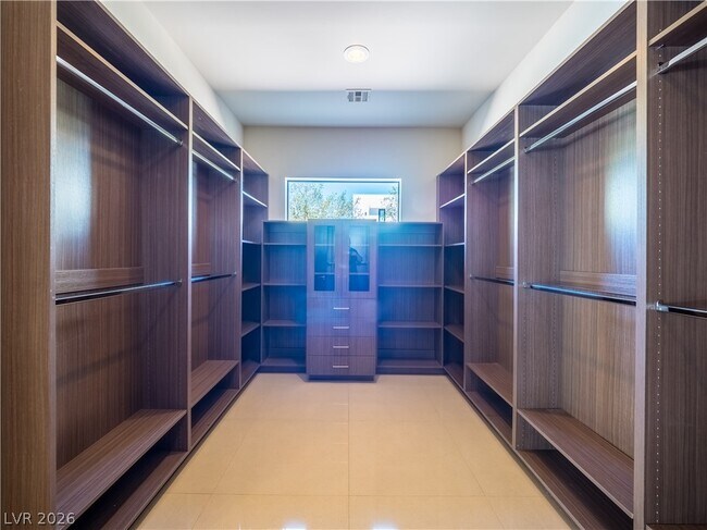 Building Photo - 7447 Yonie Ct