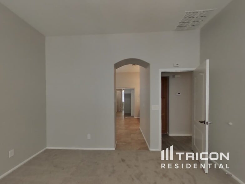 Building Photo - 17601 N Vera Cruz Ave