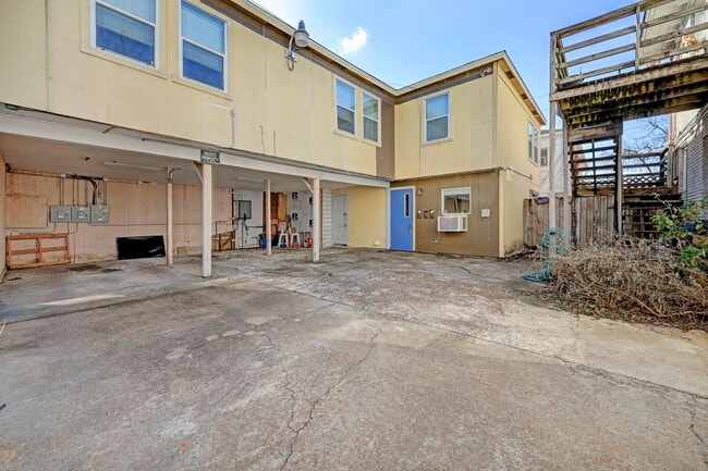 Building Photo - 1649 W Main St