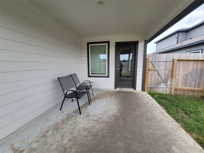 Building Photo - 12111 Bear River Dr