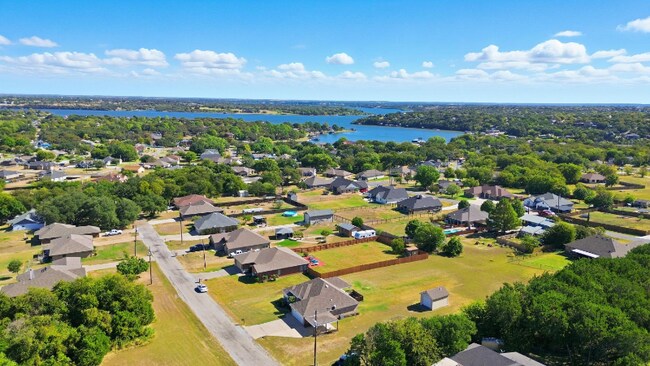 Building Photo - 1303 Cochise Trail