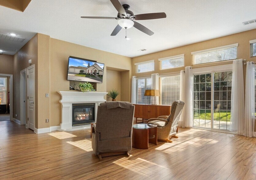 Building Photo - 3220 Humberton Pl