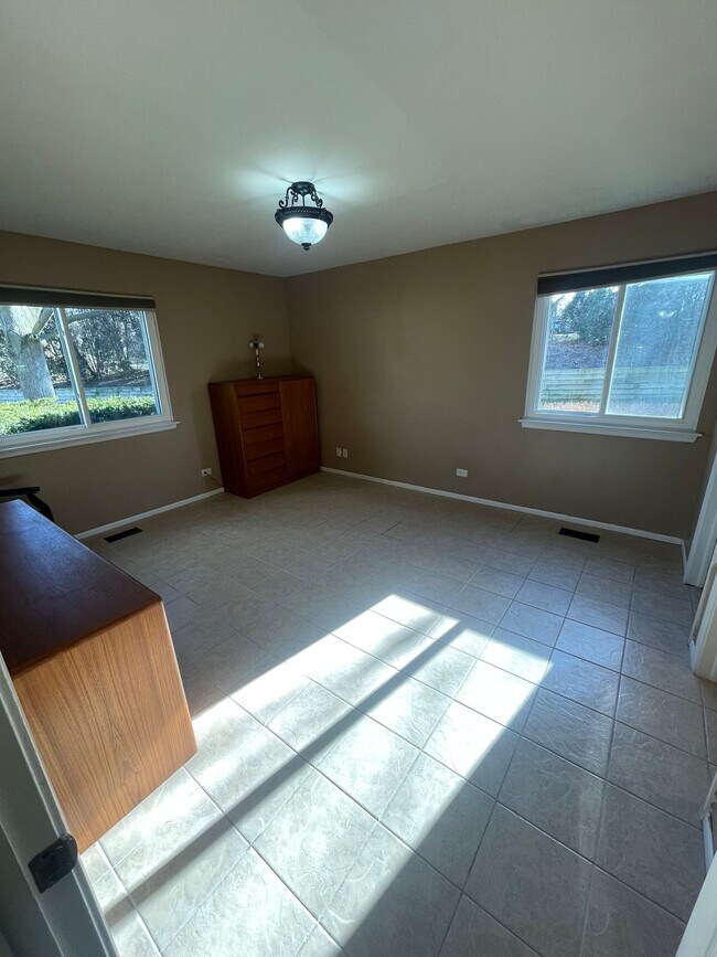 Building Photo - 1125 Auburn Ln