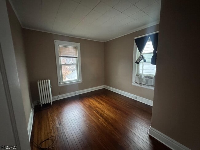 Building Photo - 742 Pennington St