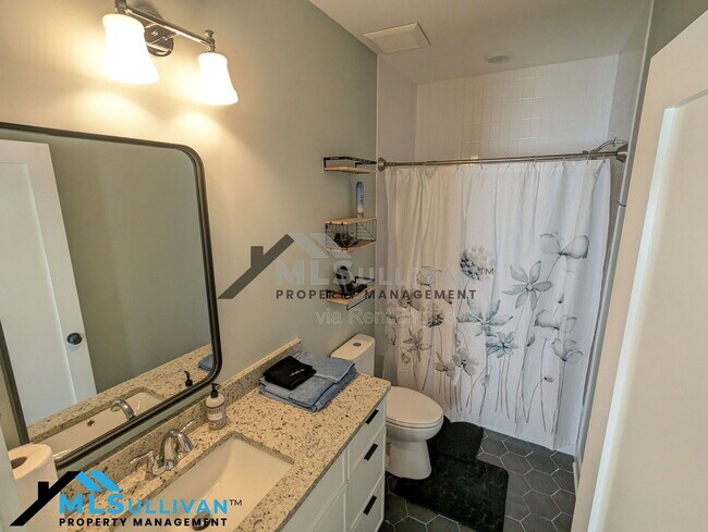 Building Photo - 1039 W Murray Ave