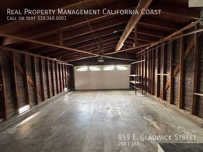Building Photo - 859 E Gladwick St