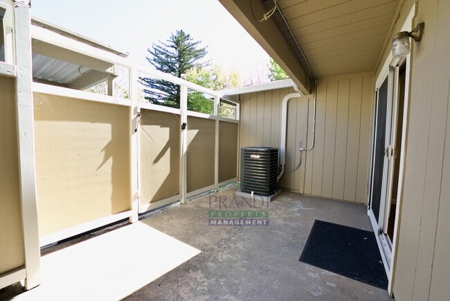 Building Photo - 1 Oliva Dr