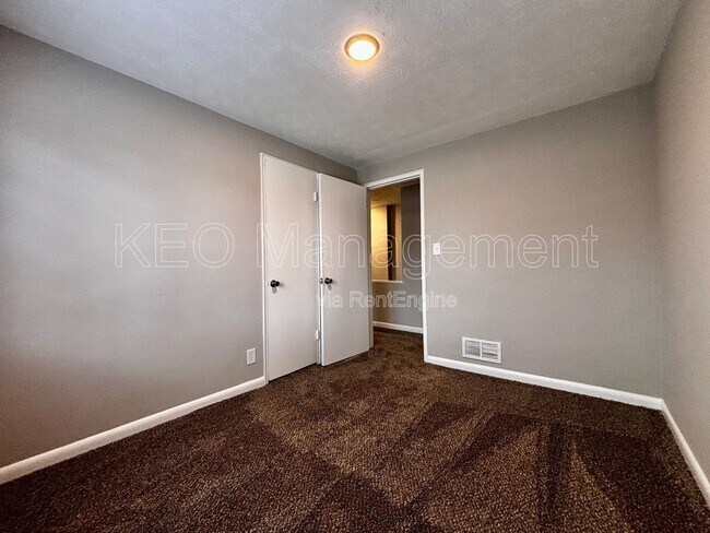 Building Photo - 1059 Wilmington Ave