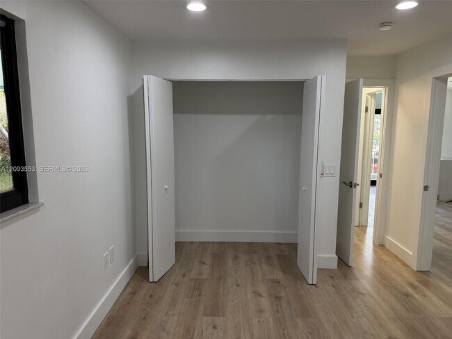Building Photo - 39 Gumbo Limbo Ave