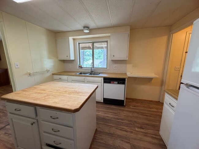 Building Photo - 128 Canyon Creek Trail