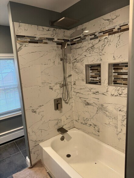 Building Photo - 229 David St