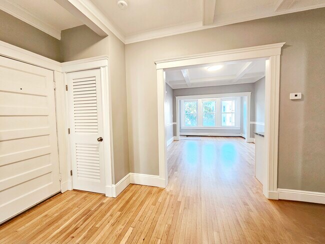 Building Photo - 141 Sutherland Rd