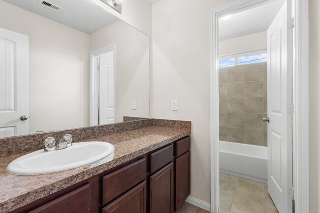 Building Photo - 12574 Chiswick Rd