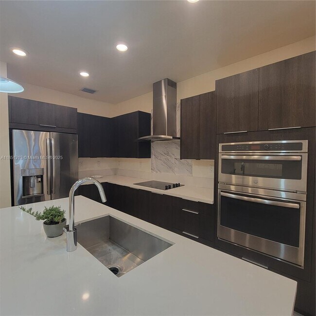Building Photo - 10275 NW 66th St