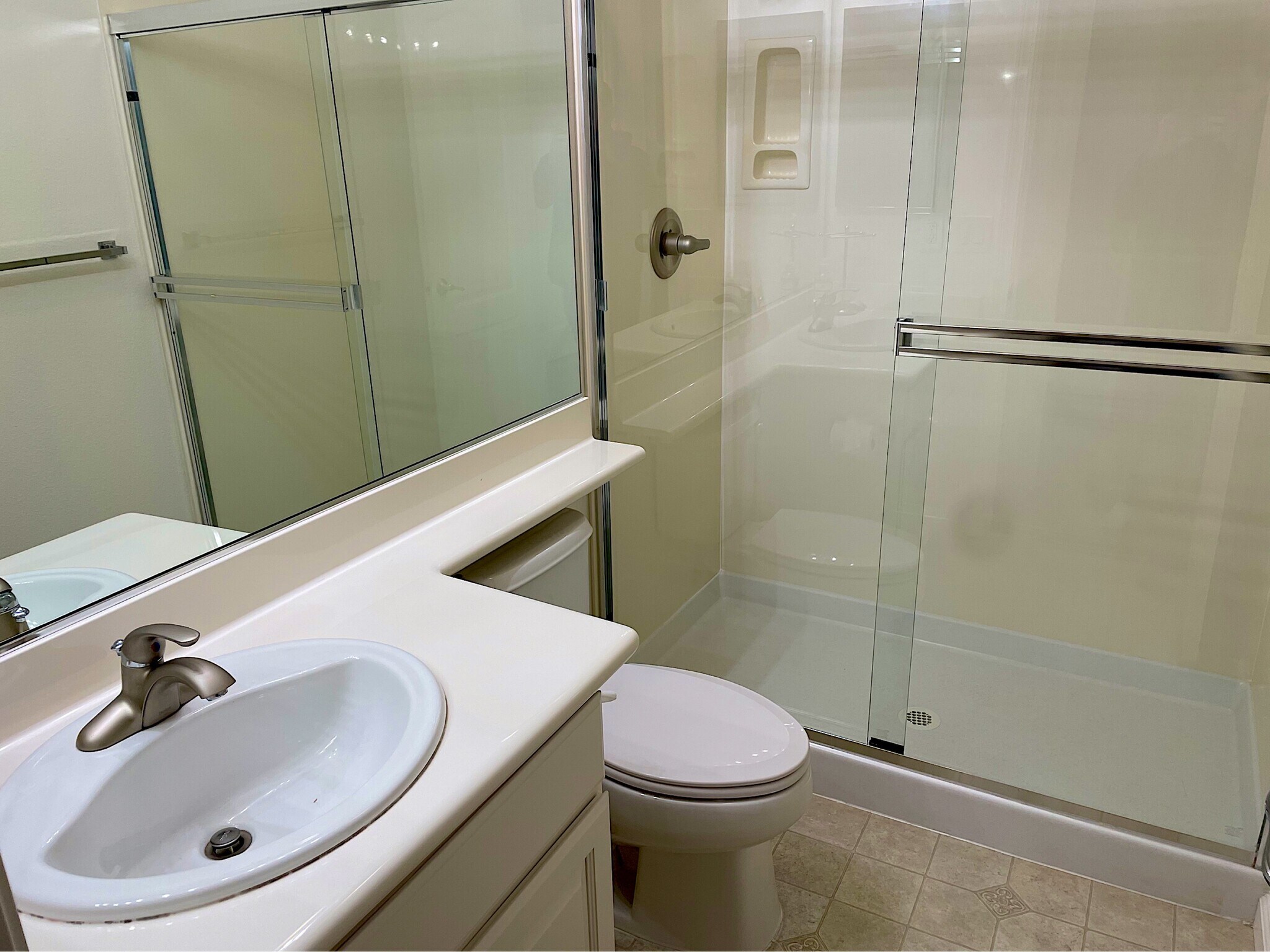 Building Photo - 1008 Ridgeview Dr