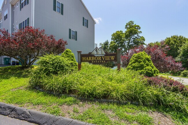 Building Photo - 43 Harbor View Ln