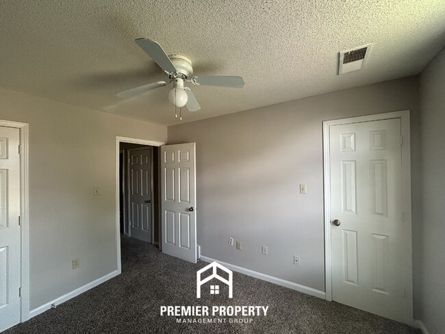 Building Photo - Large 5BR/3.5BA Home in 38125 | 2,541 Sq Ft, Vaulted Ceilings & Covered Patio