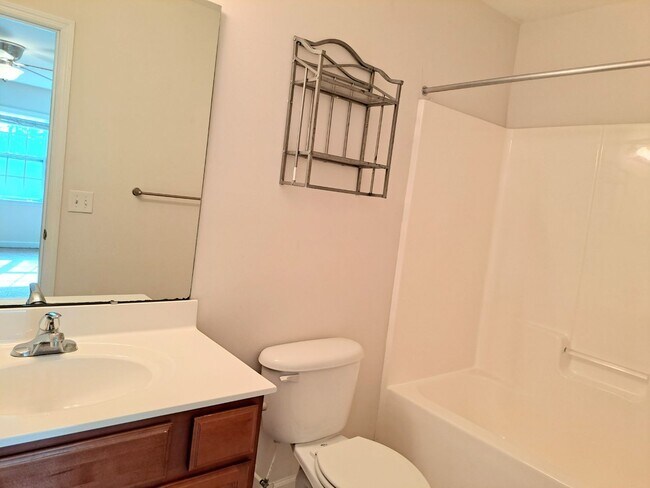 Building Photo - 310 Burley Dr