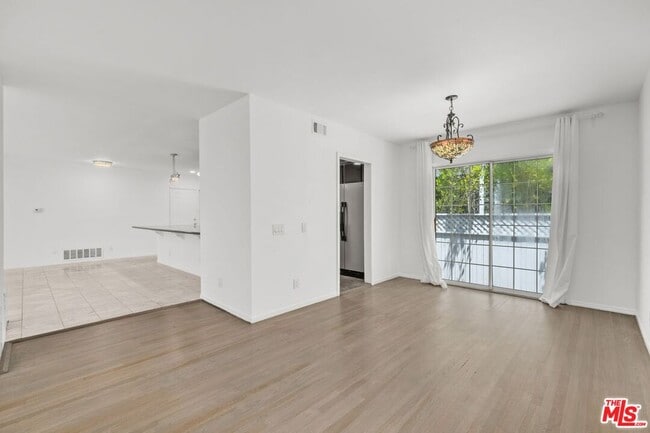 Building Photo - 4442 St Clair Ave