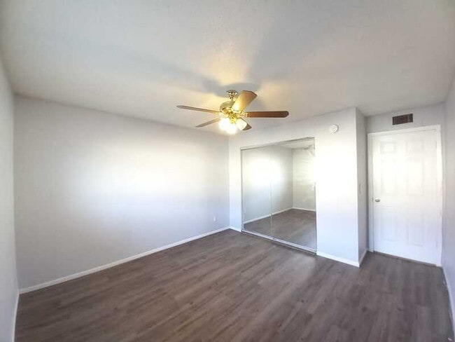 Building Photo - 4729 39th Ave N