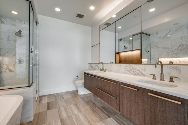 Building Photo - 3130 N Harwood St