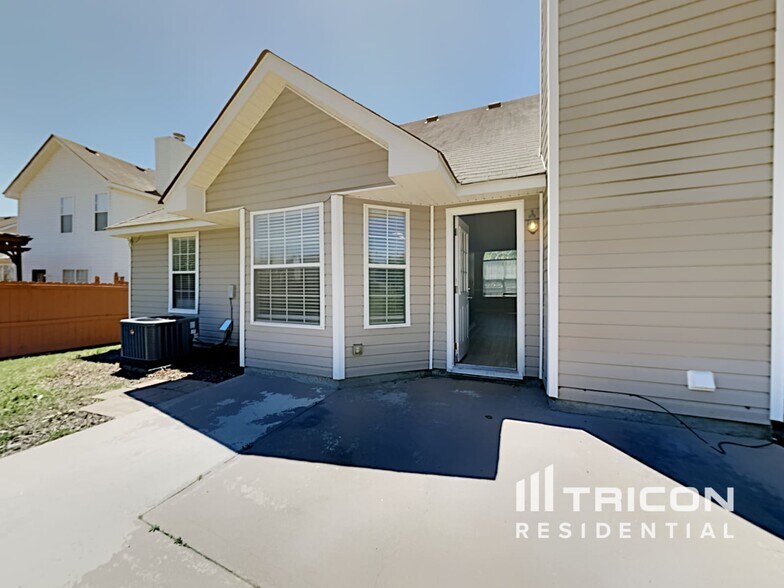 Building Photo - 4470 Millenium View Ct SW
