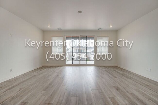 Building Photo - 2544 NW 130th St