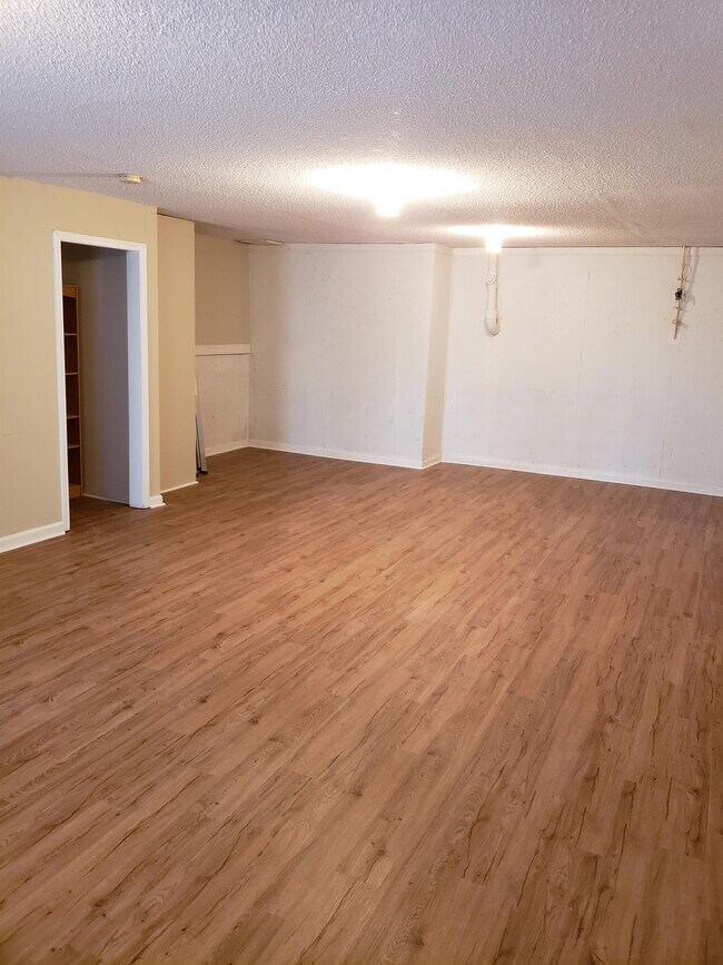 Building Photo - 103 Timber Ridge Dr
