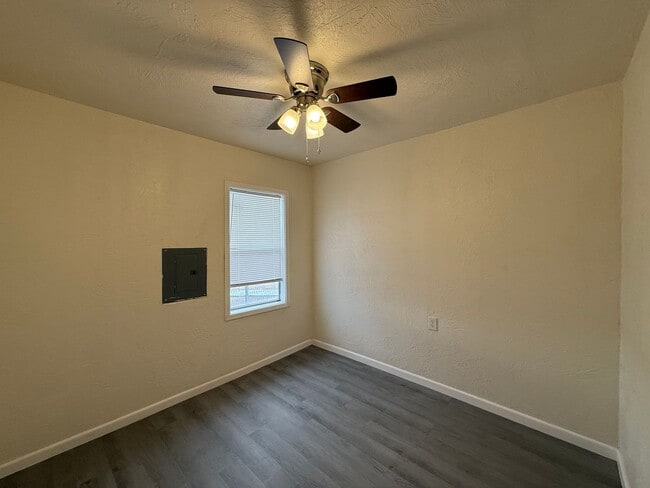 Building Photo - Remodeled Two Bedroom Home Fenced Yard