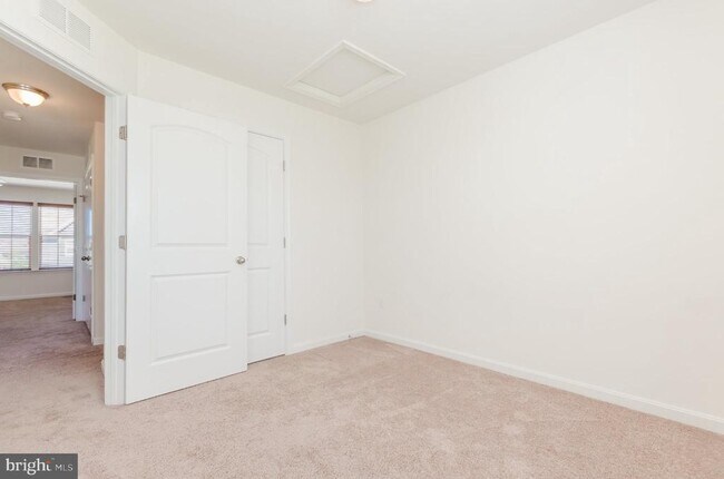 Building Photo - 172 Drexel Ct